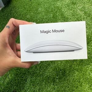MAGIC  MOUSE APPLE